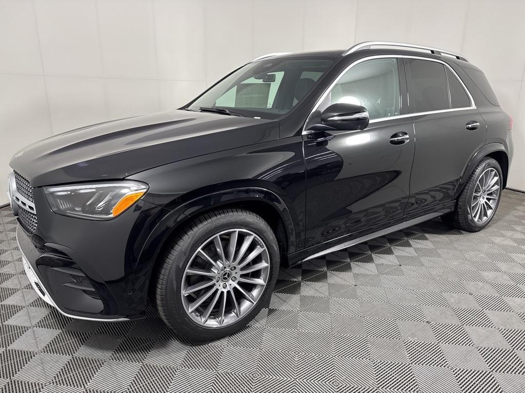 new 2025 Mercedes-Benz GLE 580 car, priced at $93,465