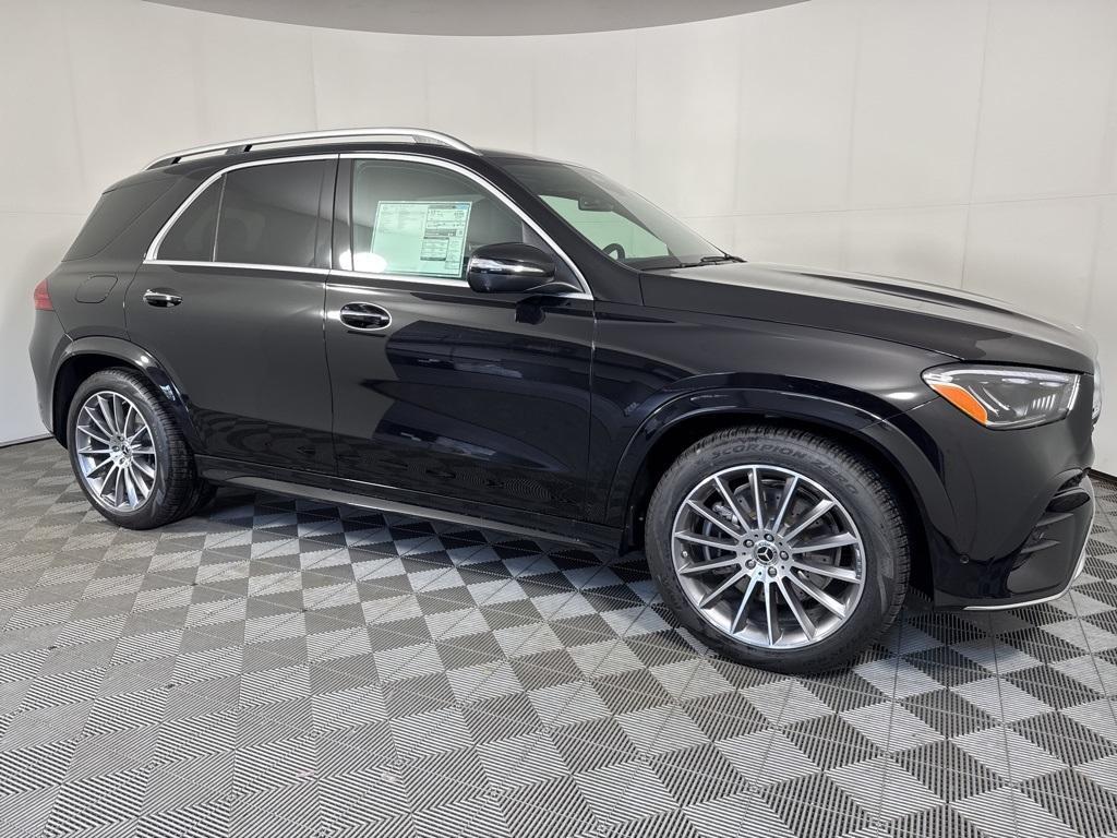 new 2025 Mercedes-Benz GLE 580 car, priced at $93,465