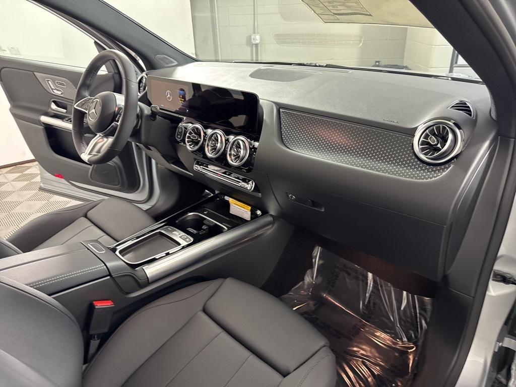 new 2026 Mercedes-Benz GLA 250 car, priced at $51,135