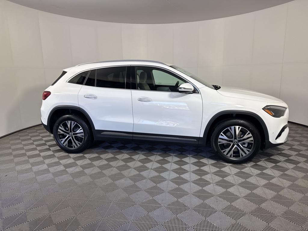 new 2025 Mercedes-Benz GLA 250 car, priced at $47,295