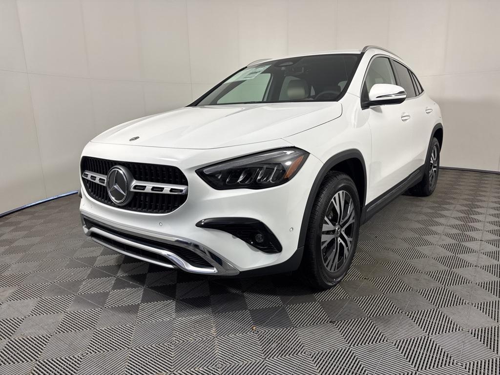 new 2025 Mercedes-Benz GLA 250 car, priced at $47,295