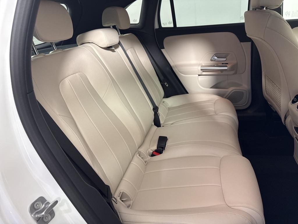 new 2025 Mercedes-Benz GLA 250 car, priced at $47,295