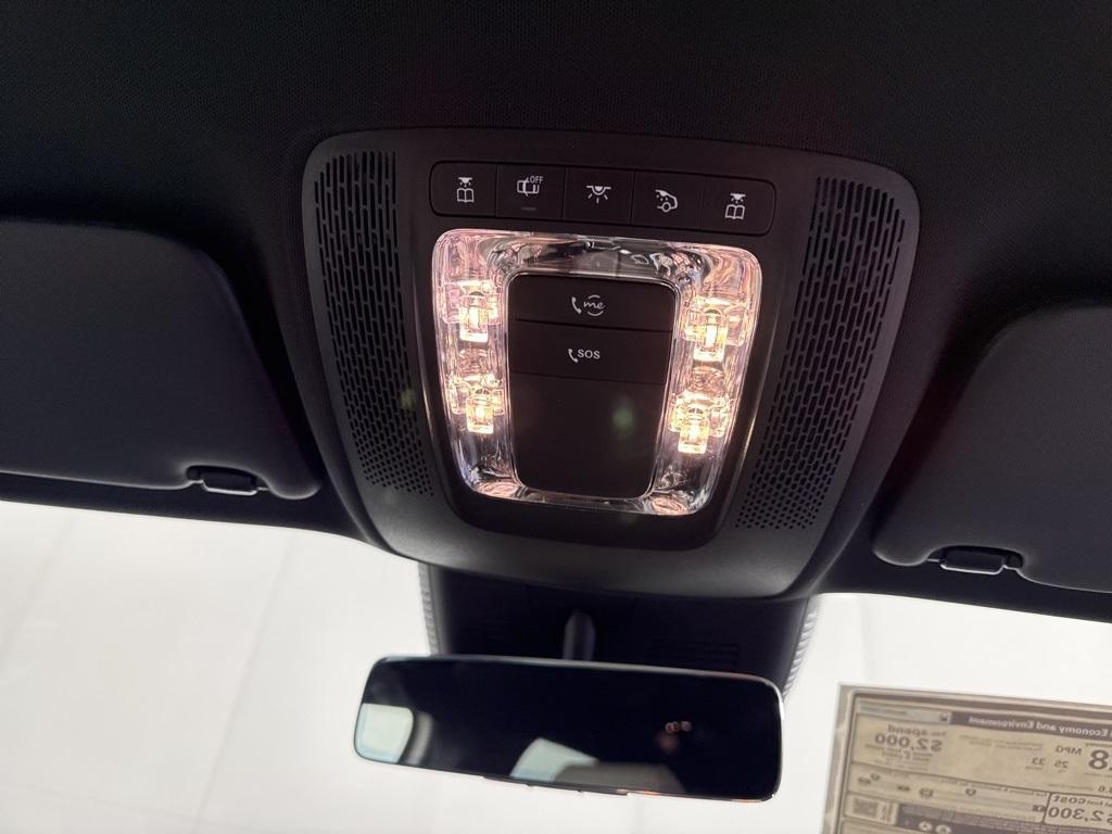 new 2025 Mercedes-Benz GLA 250 car, priced at $47,295