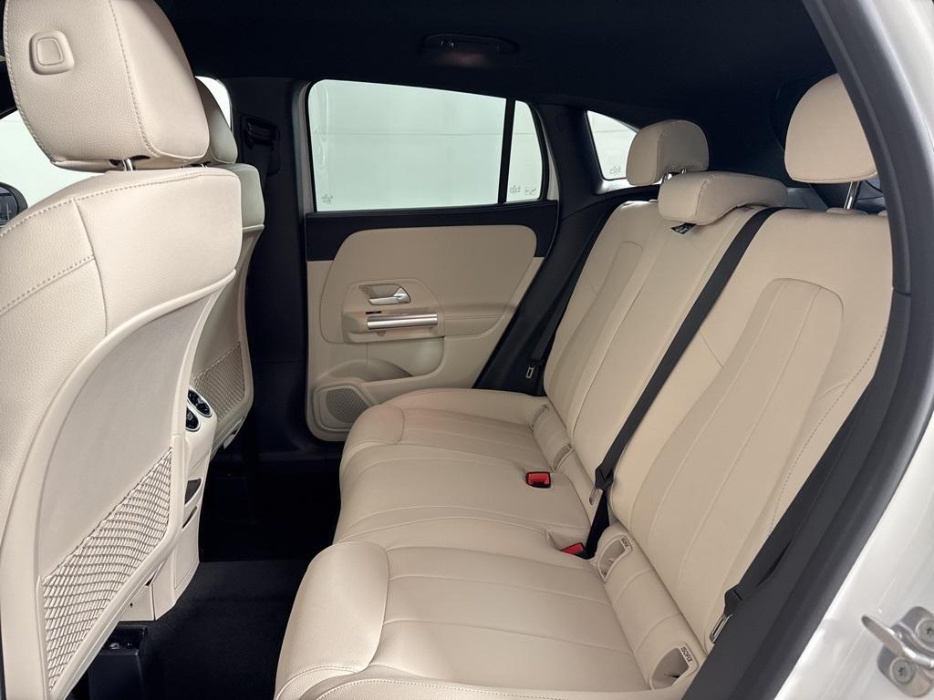 new 2025 Mercedes-Benz GLA 250 car, priced at $47,295