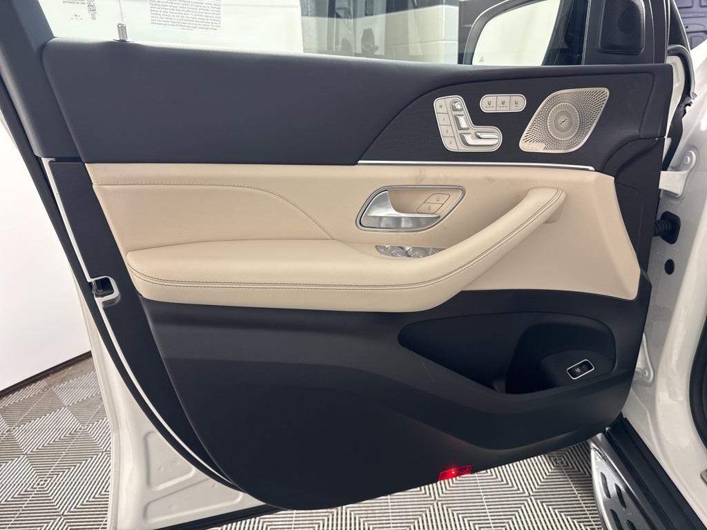 new 2025 Mercedes-Benz GLS 450 car, priced at $97,430