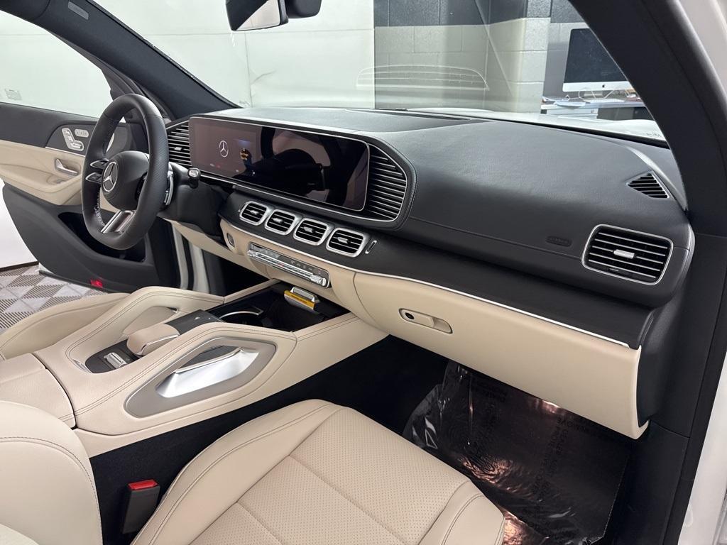 new 2025 Mercedes-Benz GLS 450 car, priced at $97,430