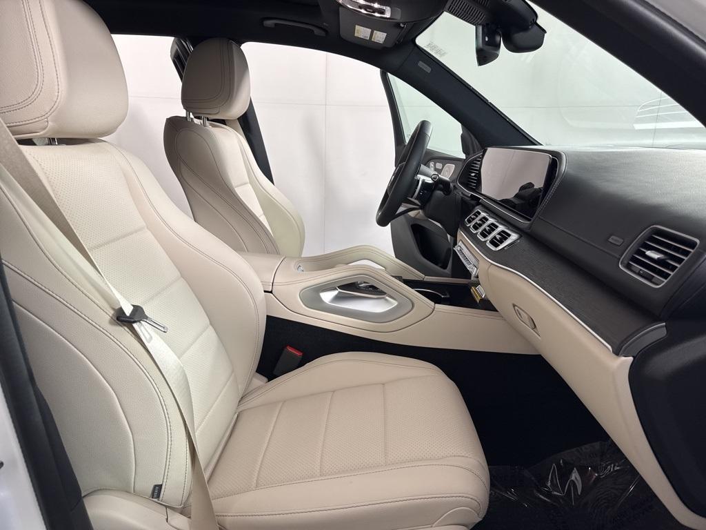 new 2025 Mercedes-Benz GLS 450 car, priced at $97,430