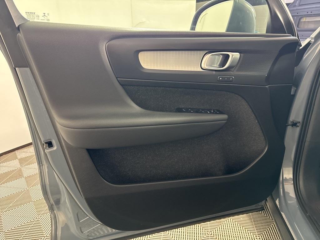 used 2021 Volvo XC40 car