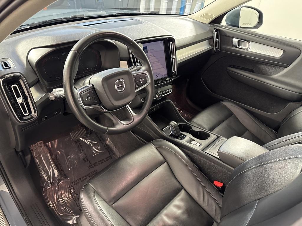 used 2021 Volvo XC40 car