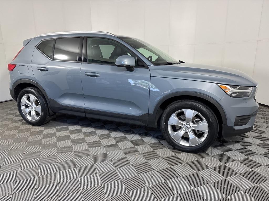 used 2021 Volvo XC40 car