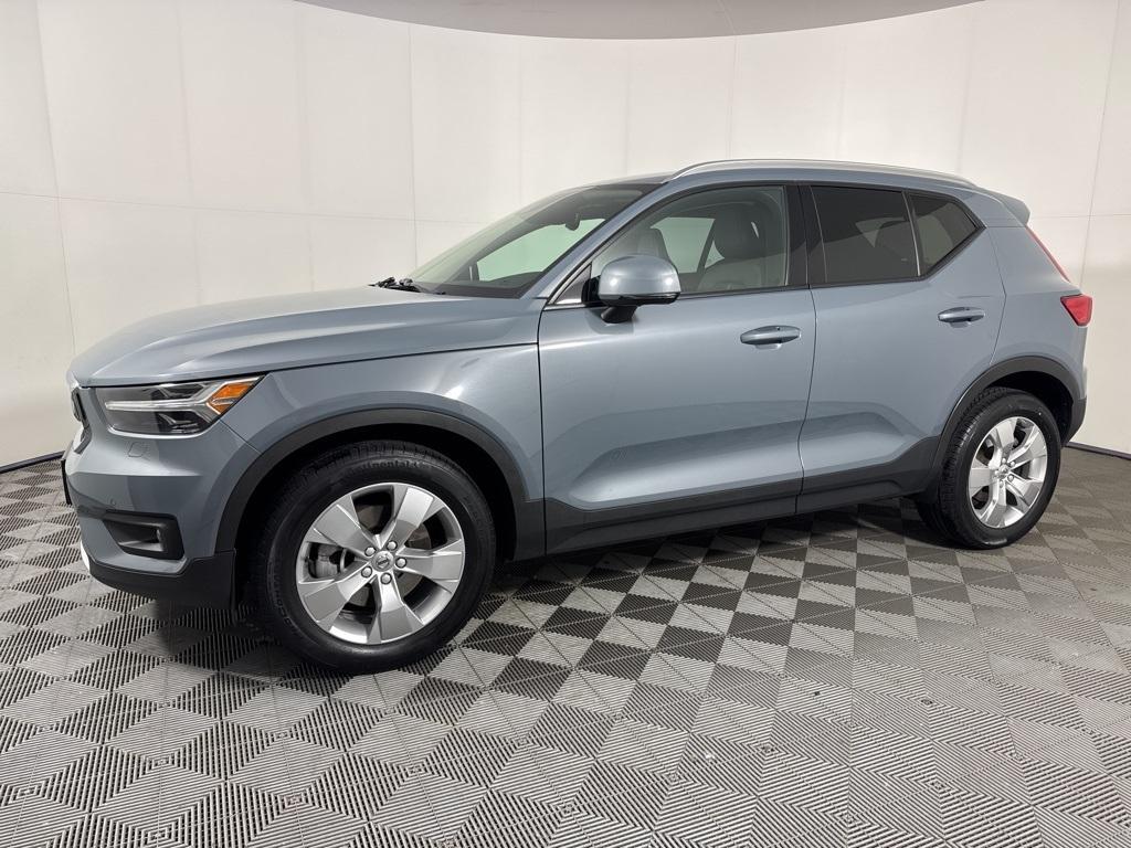 used 2021 Volvo XC40 car