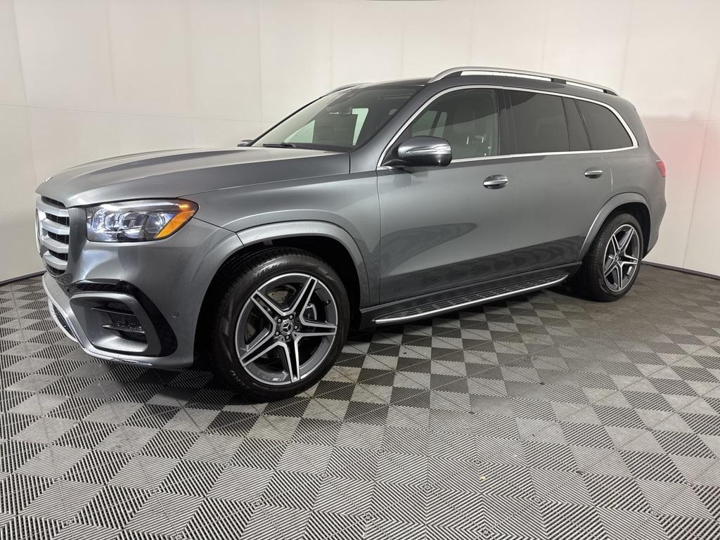 new 2025 Mercedes-Benz GLS 450 car, priced at $95,685
