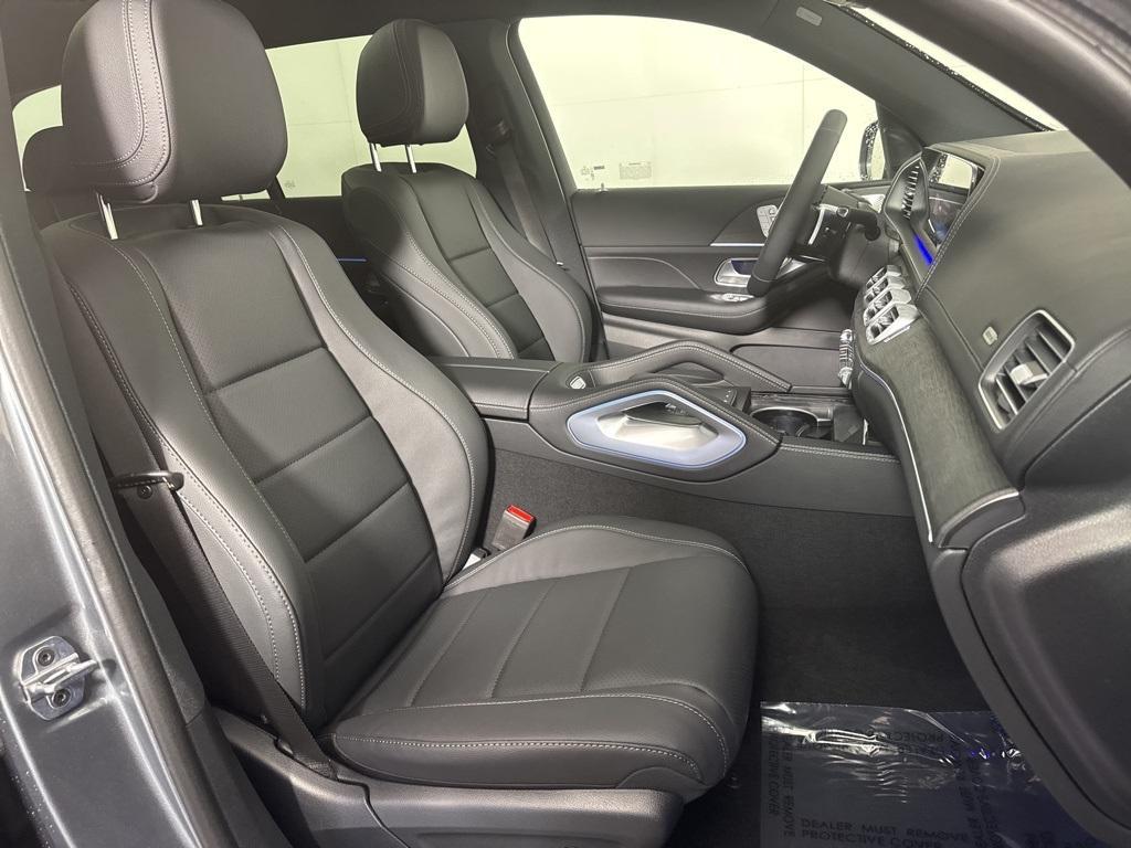 new 2025 Mercedes-Benz GLS 450 car, priced at $95,685