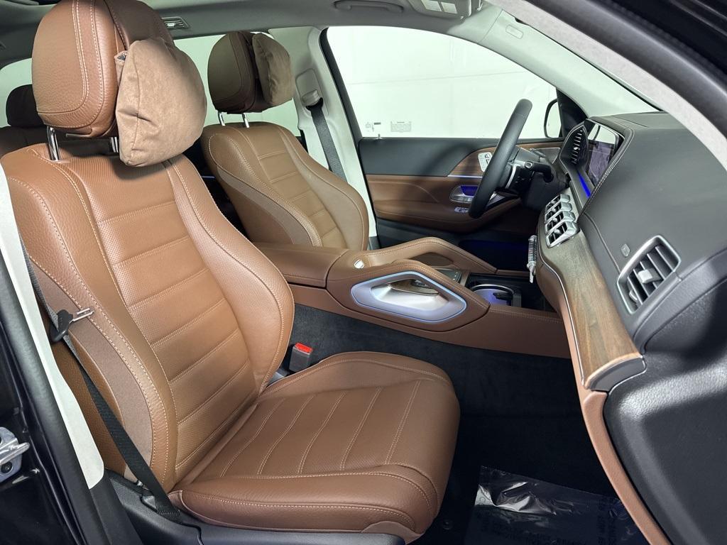 new 2026 Mercedes-Benz GLS 580 car, priced at $123,120