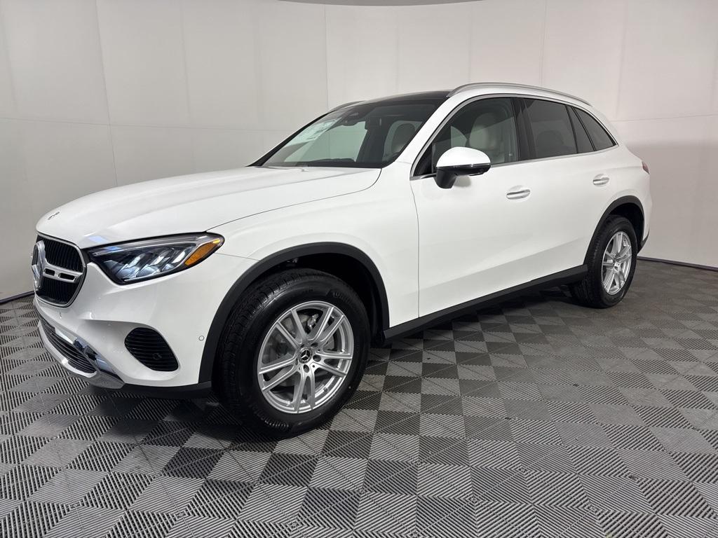 new 2025 Mercedes-Benz GLC 300 car, priced at $56,385