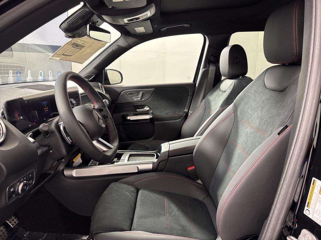 new 2025 Mercedes-Benz GLB 250 car, priced at $57,610