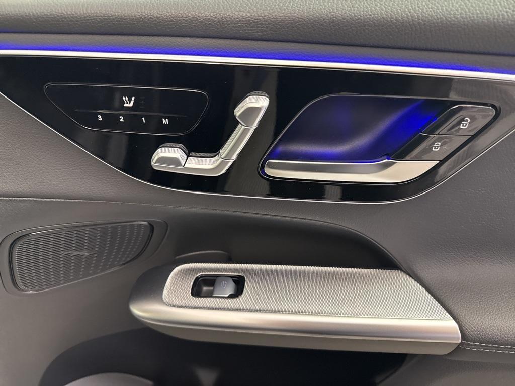 new 2025 Mercedes-Benz GLC 300 car, priced at $54,185