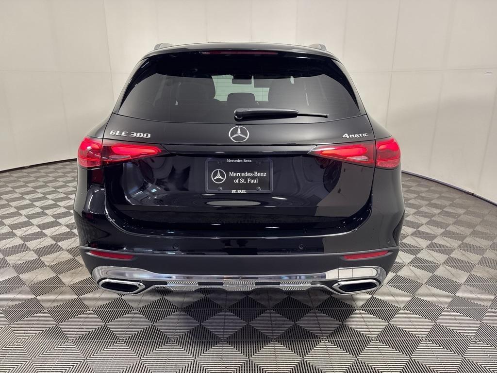 new 2025 Mercedes-Benz GLC 300 car, priced at $54,185