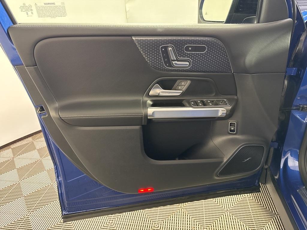 new 2025 Mercedes-Benz GLB 250 car, priced at $55,795