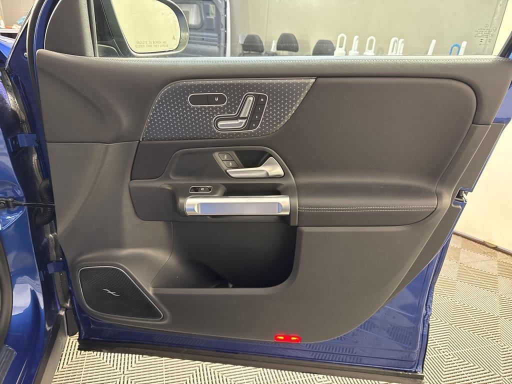 new 2025 Mercedes-Benz GLB 250 car, priced at $55,795