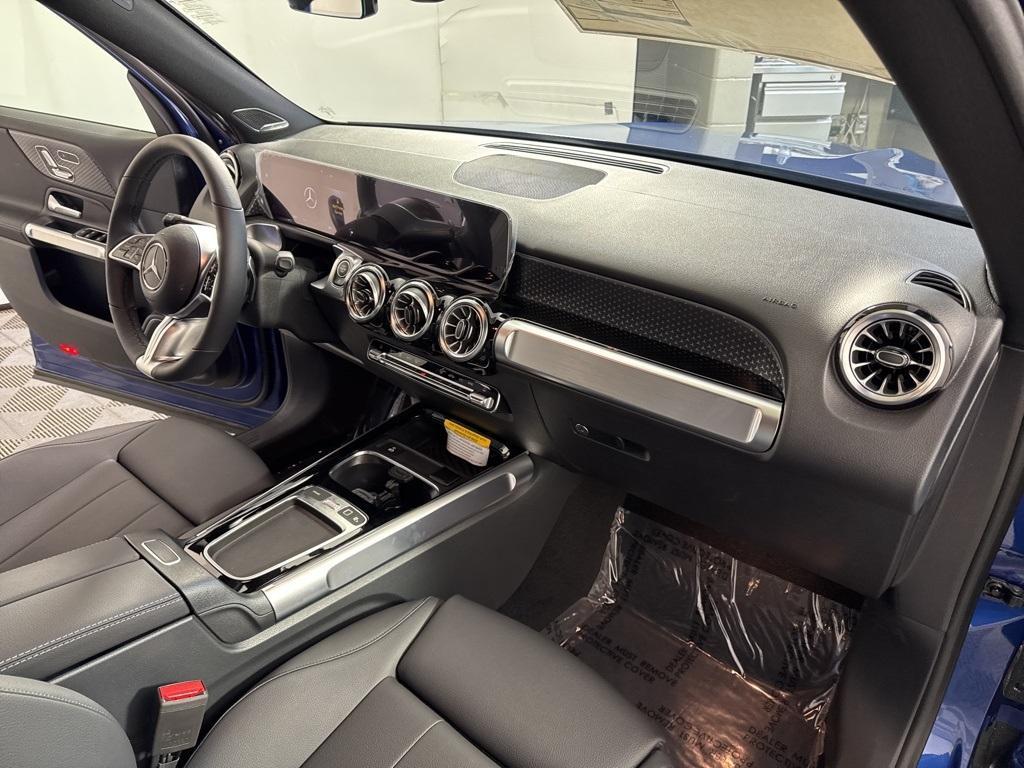 new 2025 Mercedes-Benz GLB 250 car, priced at $55,795