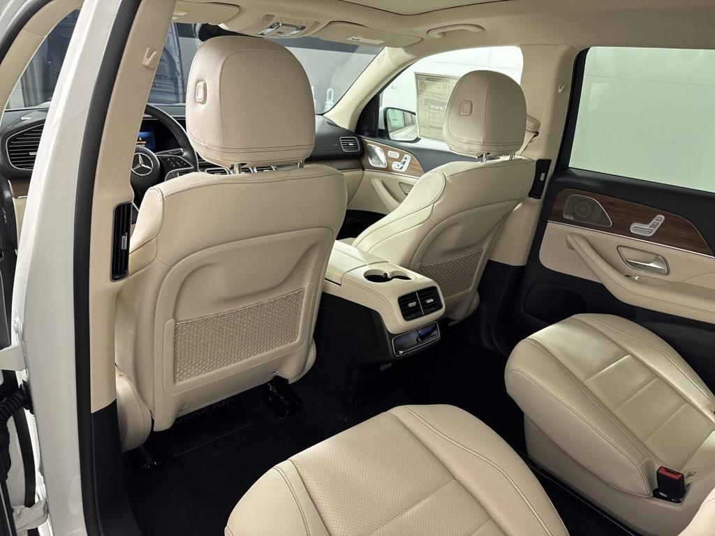new 2025 Mercedes-Benz GLS 450 car, priced at $90,980