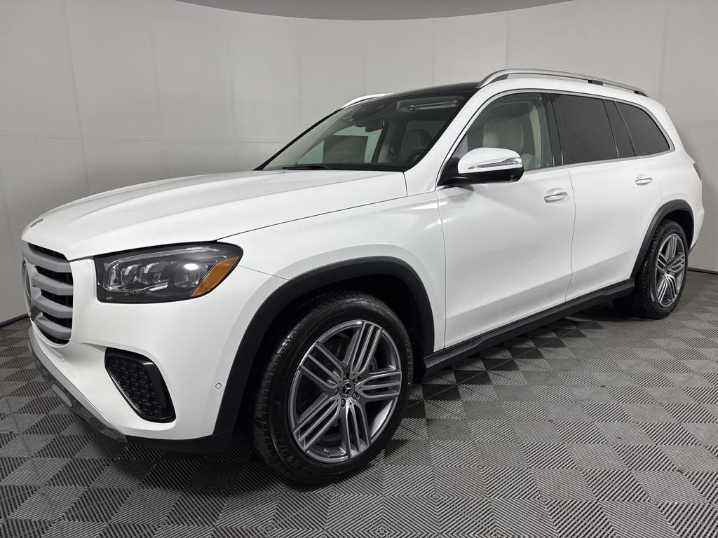 new 2025 Mercedes-Benz GLS 450 car, priced at $90,980