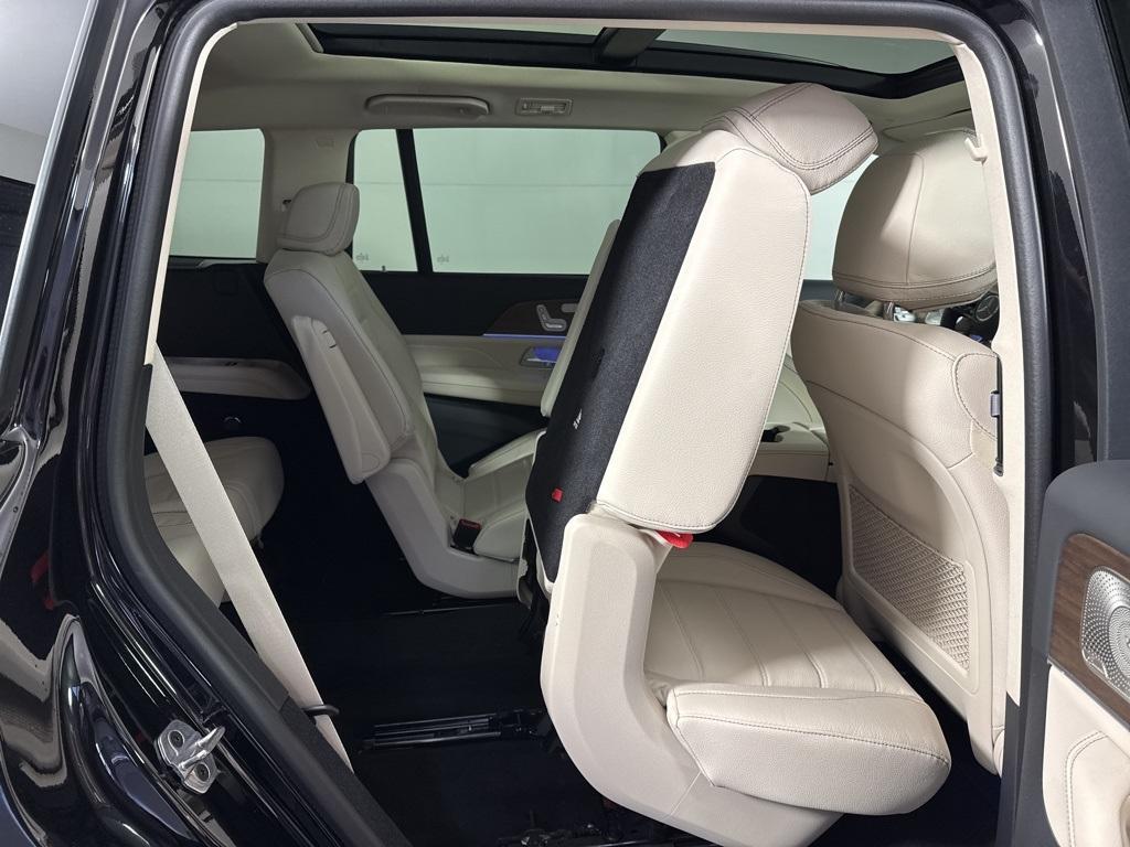 new 2025 Mercedes-Benz GLS 450 car, priced at $100,995