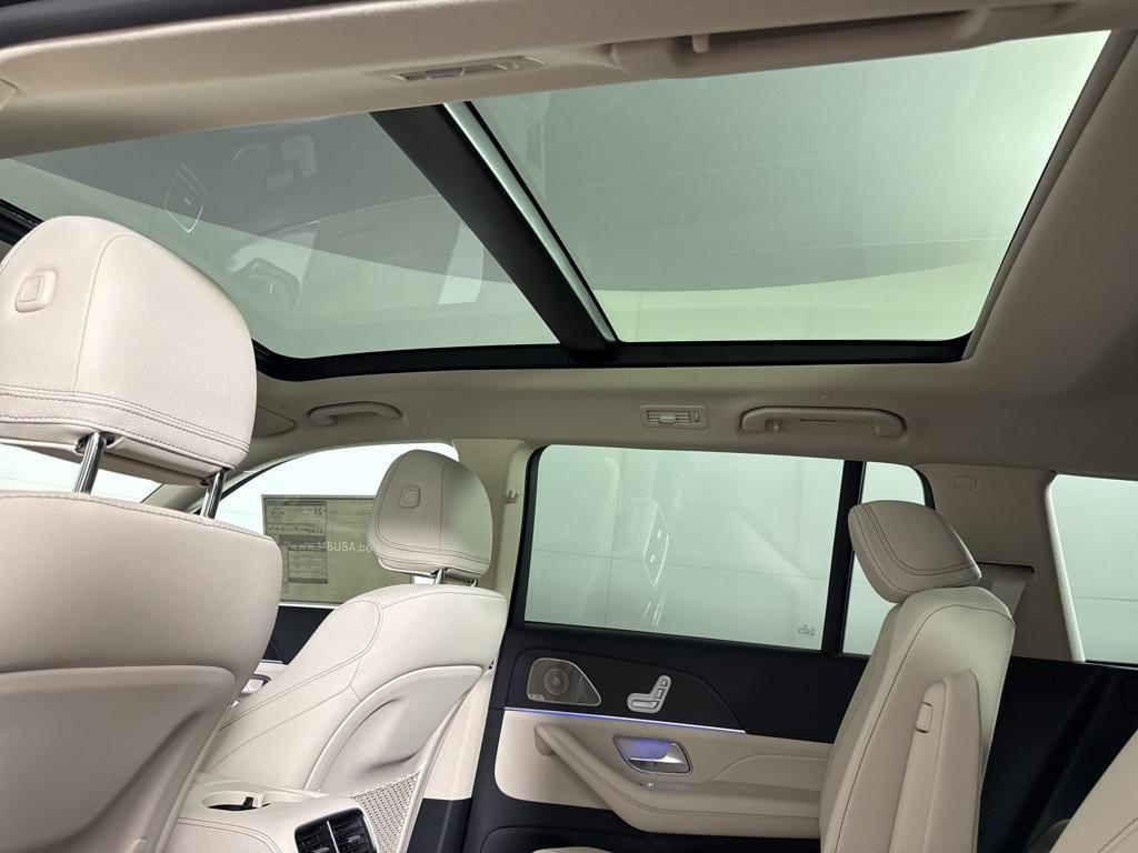new 2025 Mercedes-Benz GLS 450 car, priced at $96,870
