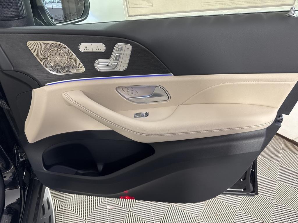 new 2025 Mercedes-Benz GLS 450 car, priced at $96,870