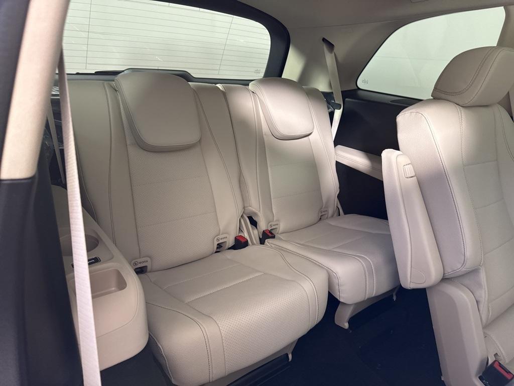new 2025 Mercedes-Benz GLS 450 car, priced at $96,870