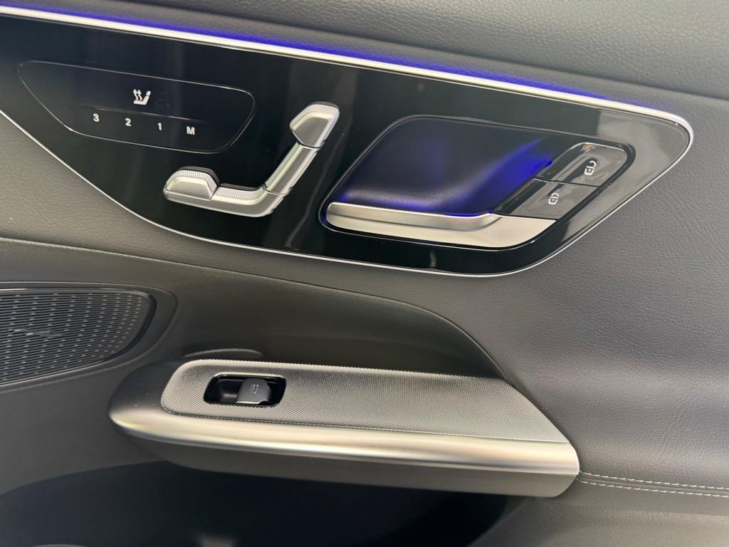 new 2025 Mercedes-Benz GLC 300 car, priced at $54,185