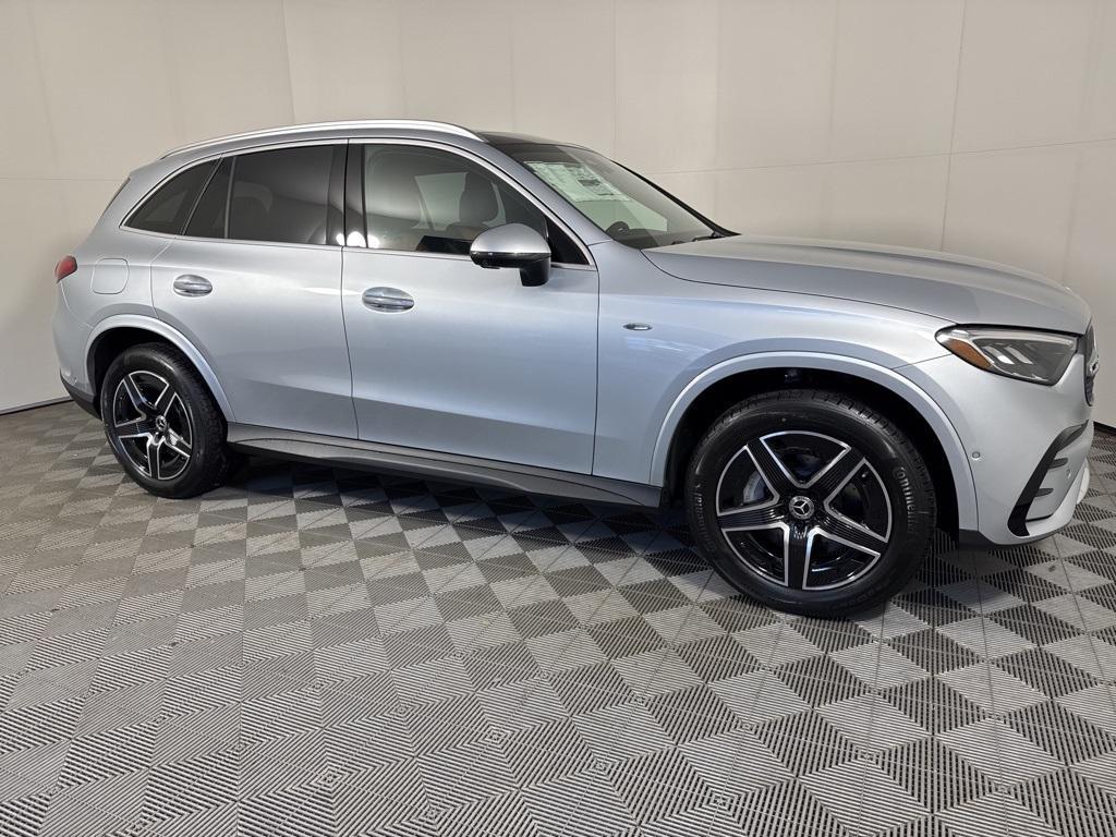 new 2025 Mercedes-Benz GLC 350e car, priced at $70,615