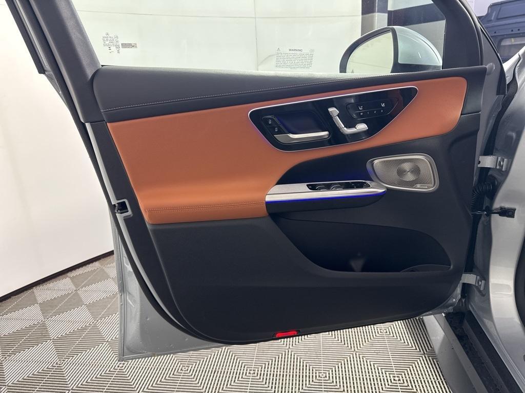 new 2025 Mercedes-Benz GLC 350e car, priced at $70,615