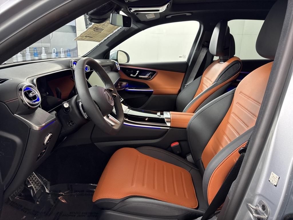new 2025 Mercedes-Benz GLC 350e car, priced at $70,615