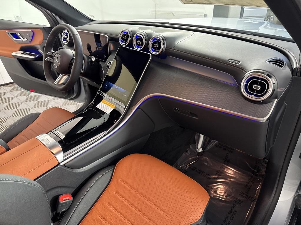new 2025 Mercedes-Benz GLC 350e car, priced at $70,615