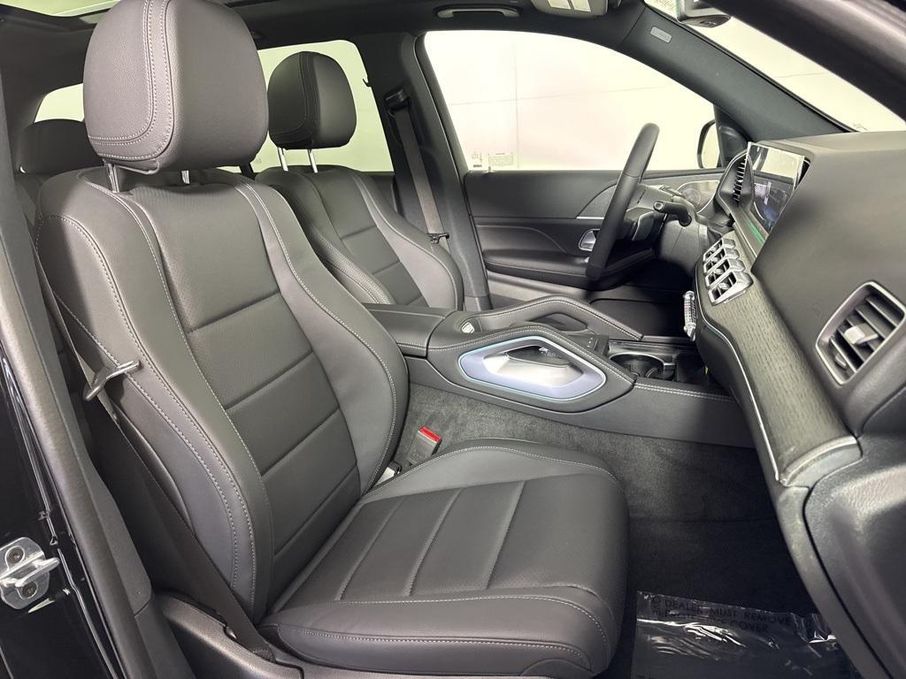 new 2025 Mercedes-Benz GLE 450 car, priced at $83,755