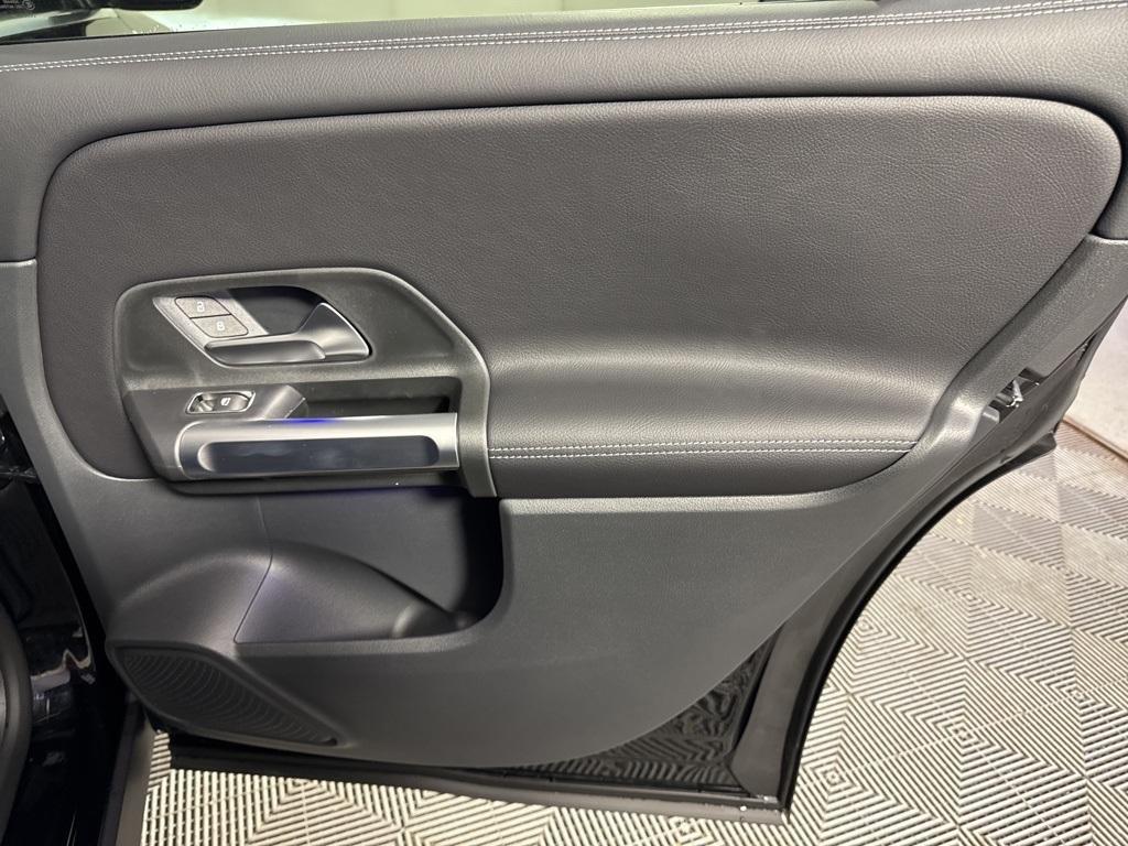 new 2025 Mercedes-Benz GLB 250 car, priced at $49,595