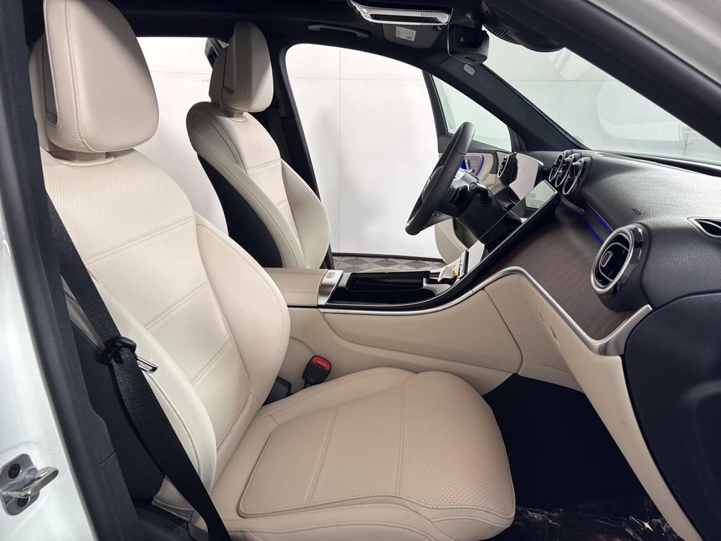new 2025 Mercedes-Benz GLC 300 car, priced at $54,185