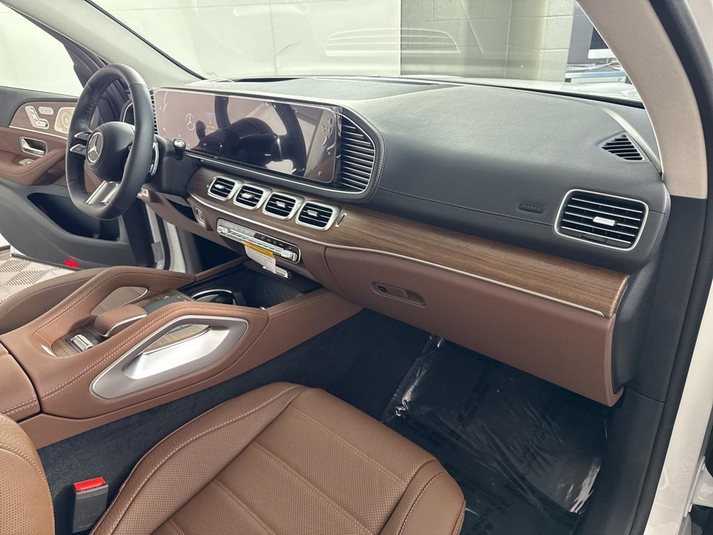 new 2026 Mercedes-Benz GLS 450 car, priced at $106,805