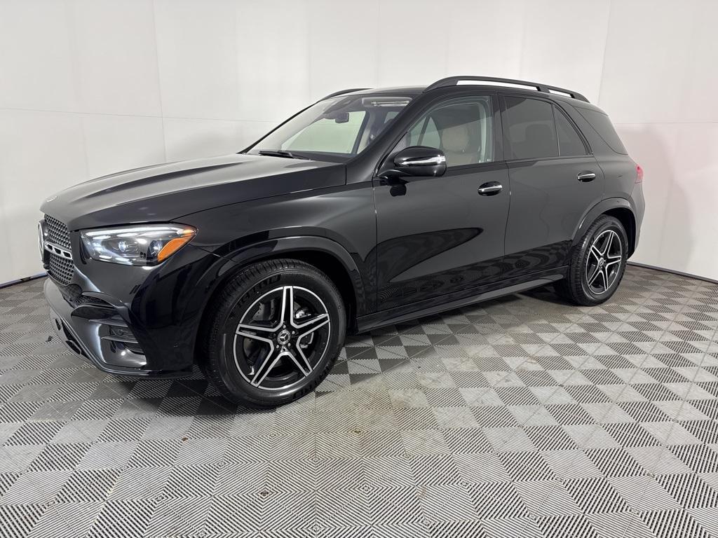 new 2025 Mercedes-Benz GLE 450 car, priced at $93,305