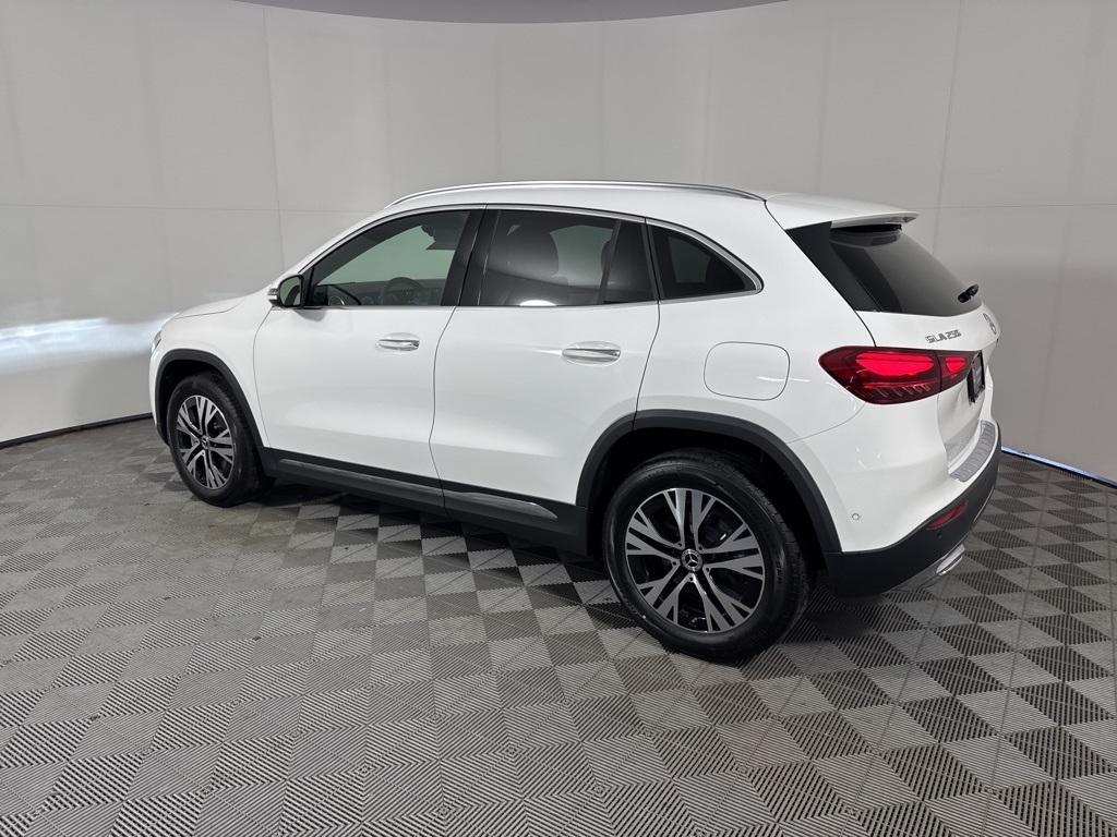 new 2025 Mercedes-Benz GLA 250 car, priced at $47,295