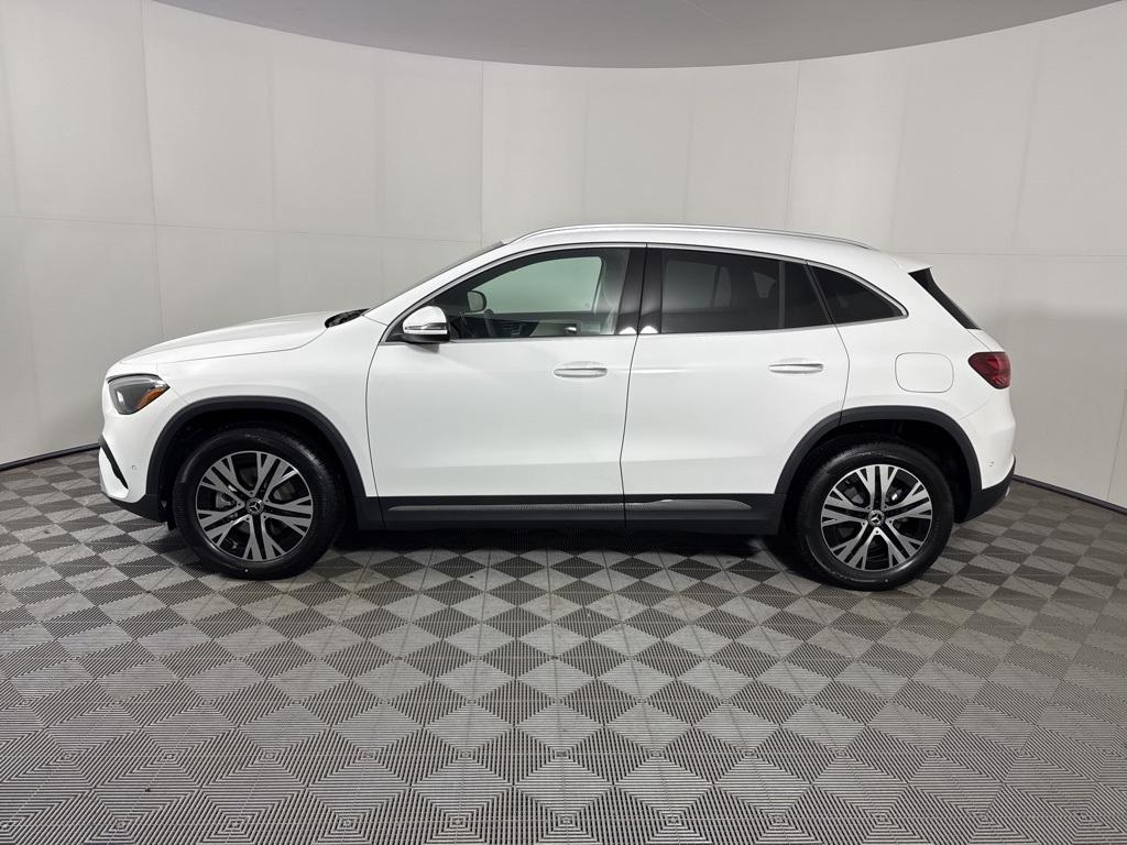 new 2025 Mercedes-Benz GLA 250 car, priced at $47,295