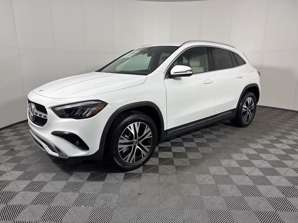 new 2025 Mercedes-Benz GLA 250 car, priced at $44,250