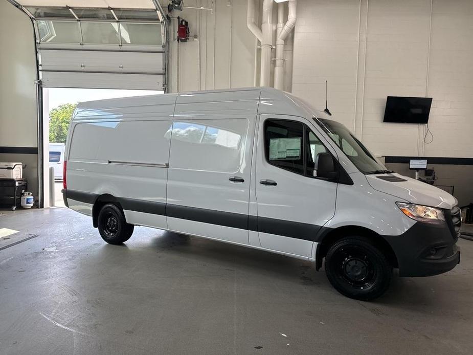 new 2024 Mercedes-Benz Sprinter 3500 car, priced at $70,071