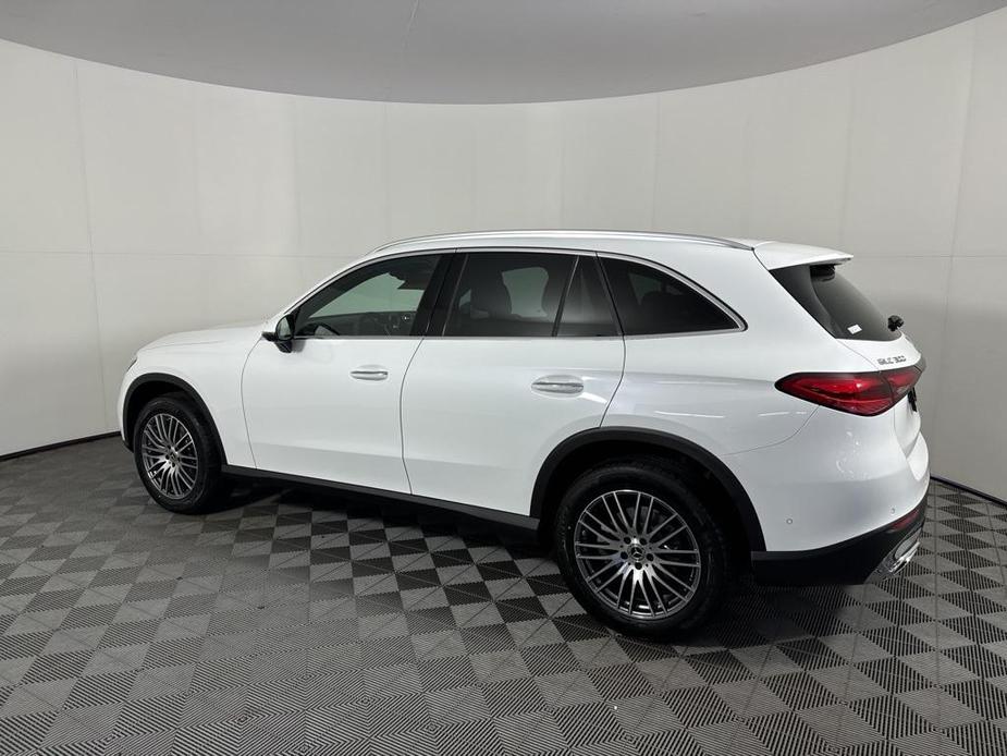 new 2025 Mercedes-Benz GLC 300 car, priced at $57,585