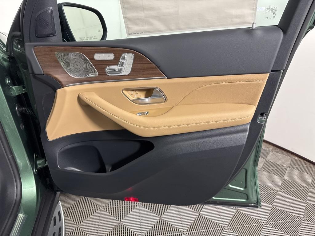 new 2026 Mercedes-Benz GLE 450 car, priced at $89,555