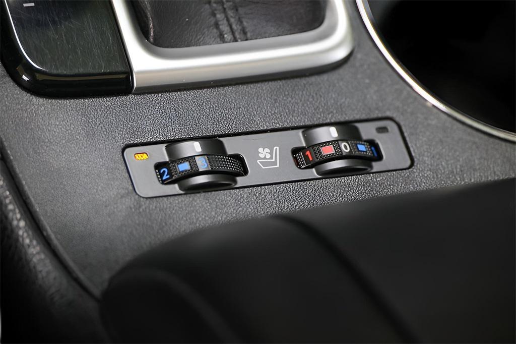 used 2017 Toyota Highlander Hybrid car, priced at $28,420