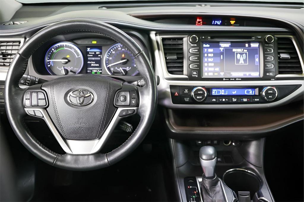 used 2017 Toyota Highlander Hybrid car, priced at $28,420