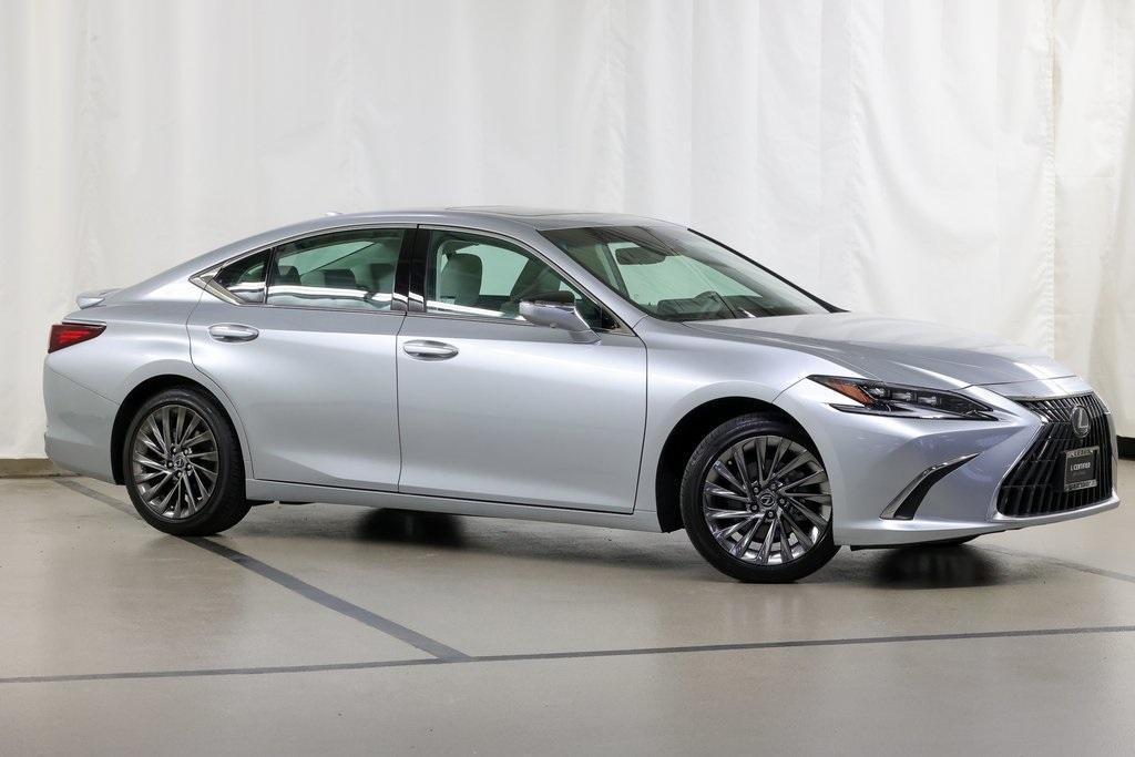 used 2024 Lexus ES 300h car, priced at $49,906